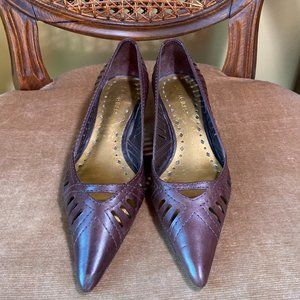 Vintage BCBGirls Pointed Toe Brown Kitten Heels